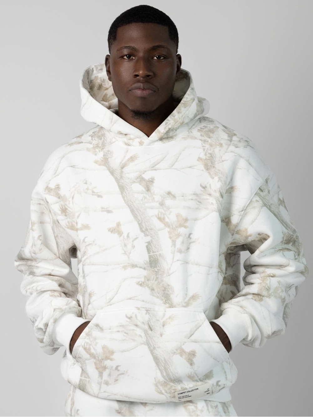 Comfrt Men's Camo Hoodie in White Oak. Size 3XL